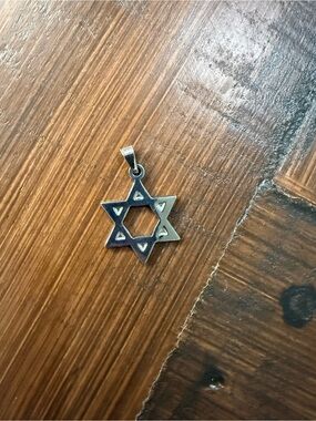 Star of David Pendant - Silver Tone